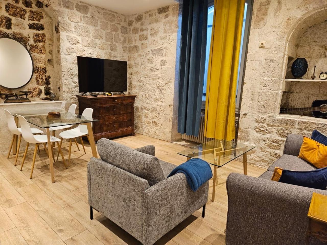 Le Beffroi Aparthotel Tournon-d'Agenais Exterior photo