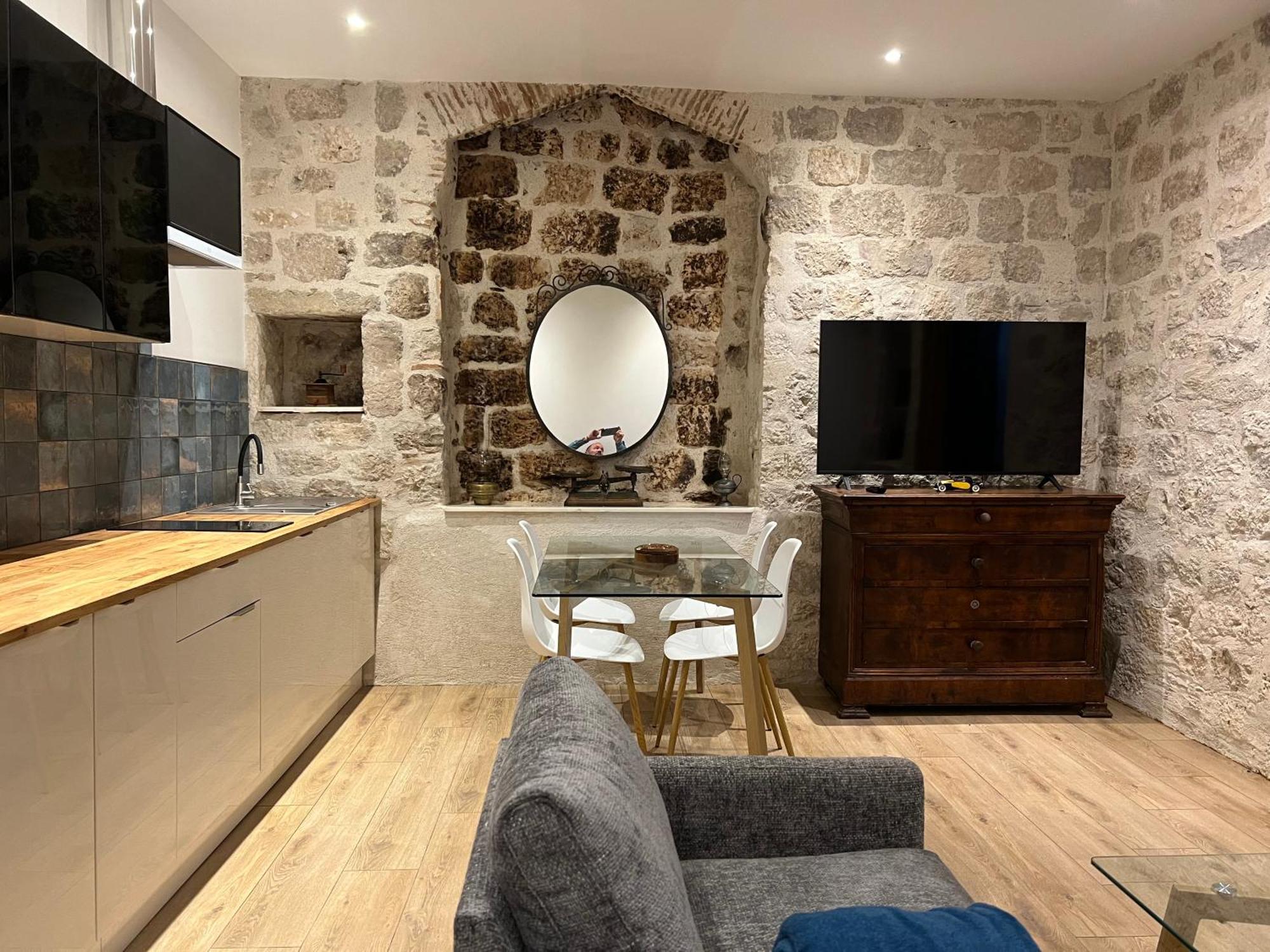 Le Beffroi Aparthotel Tournon-d'Agenais Exterior photo